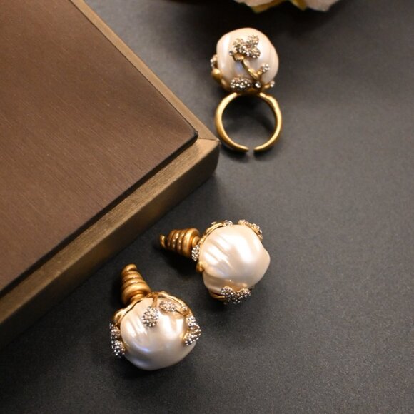 Elegant Baroque Pearl Flower Bud Studs - Picture 7 of 7